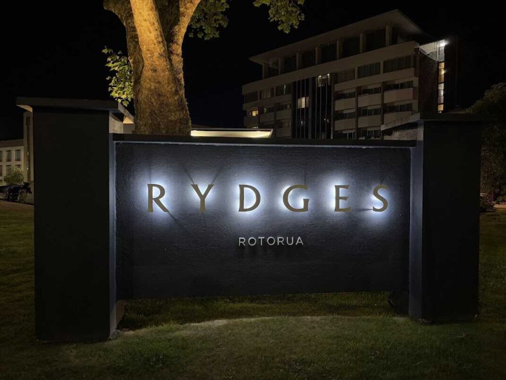 rydges sign